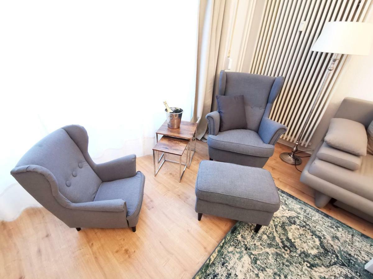 Kvh By Rockchair Apartments L Superhost Status L Boxspringbett Am Schloss Charlottenburg Welcomes You! Berlin Exteriör bild