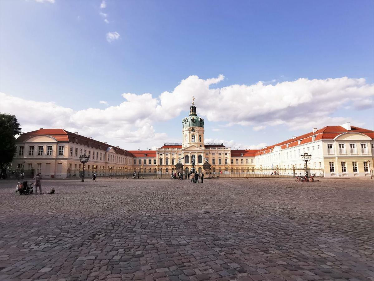 Kvh By Rockchair Apartments L Superhost Status L Boxspringbett Am Schloss Charlottenburg Welcomes You! Berlin Exteriör bild
