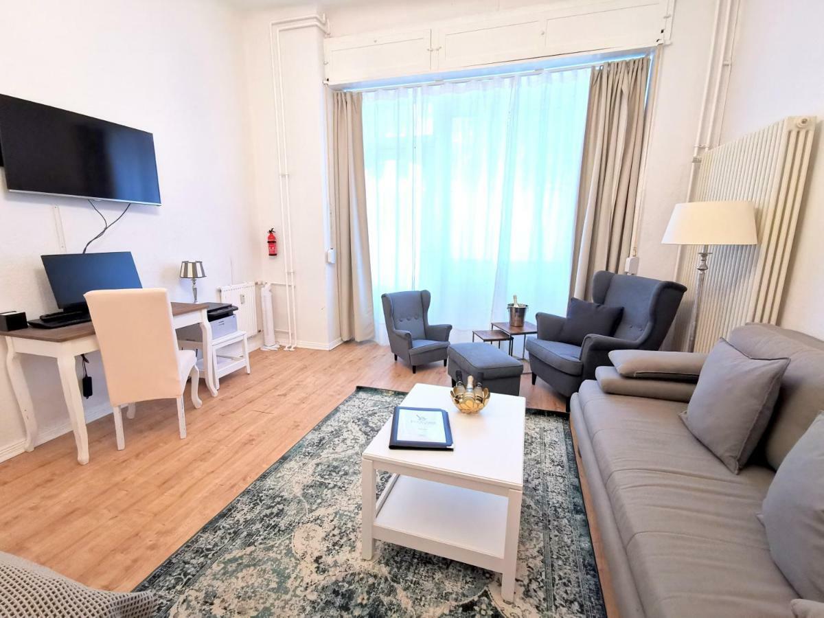 Kvh By Rockchair Apartments L Superhost Status L Boxspringbett Am Schloss Charlottenburg Welcomes You! Berlin Exteriör bild