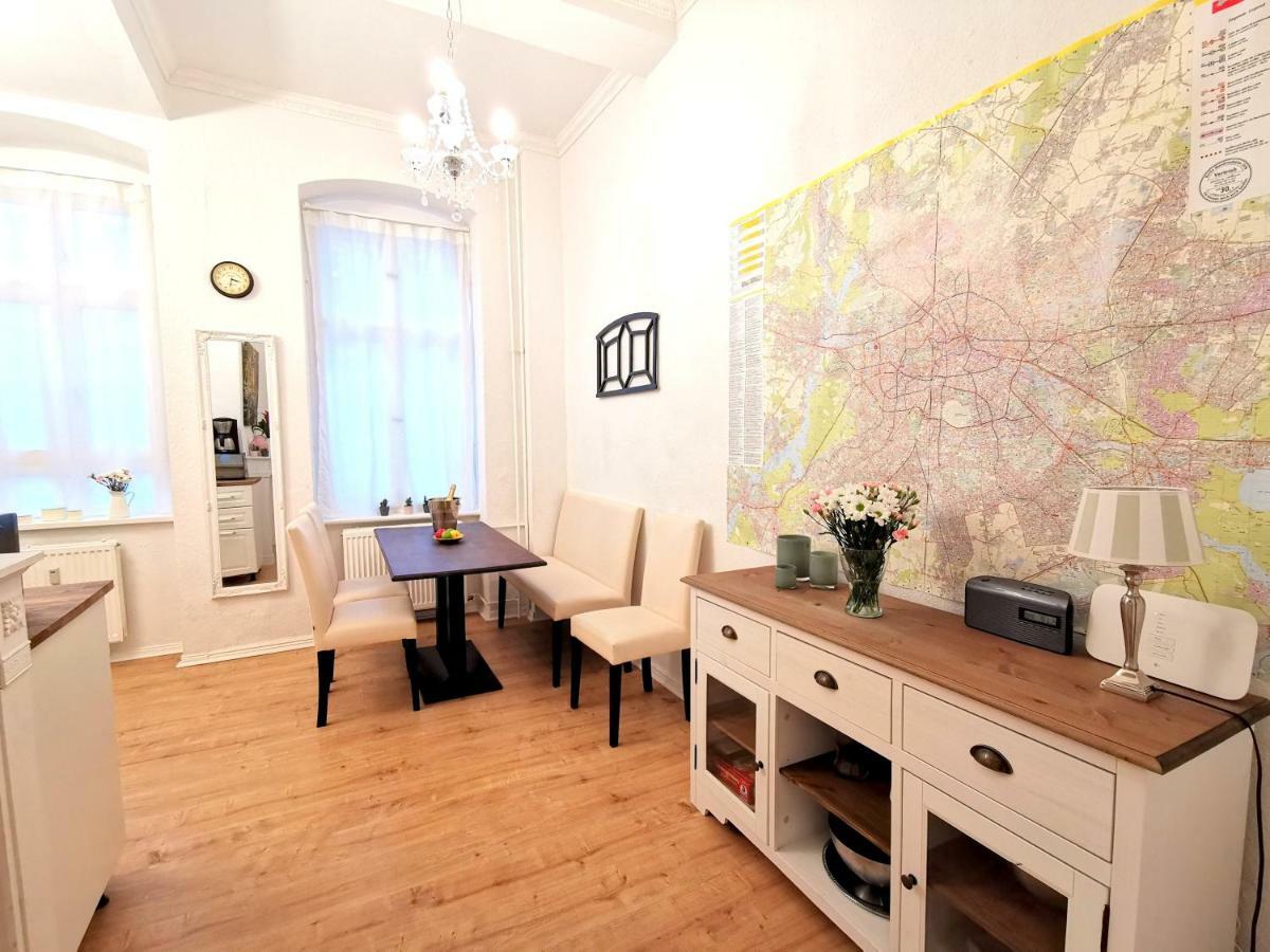 Kvh By Rockchair Apartments L Superhost Status L Boxspringbett Am Schloss Charlottenburg Welcomes You! Berlin Exteriör bild